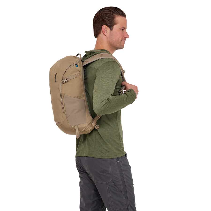 zaino da 18 litri con copertura antipioggia color cachi sbiadito