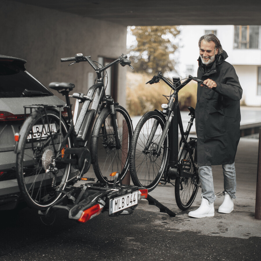 portabici pieghevole con piattaforma di traino per 3 bici