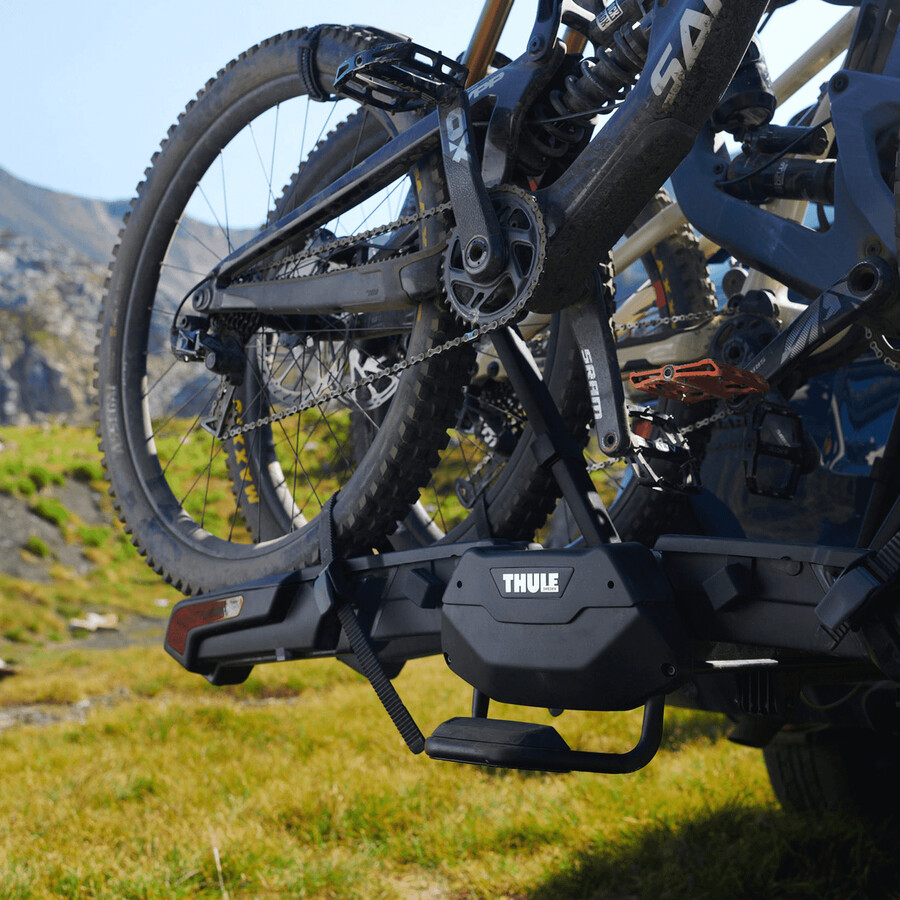 portabici pieghevole con piattaforma di traino per 3 bici